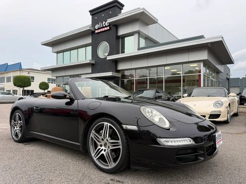 Used 2005 Porsche 911 Carrera RWD image 9