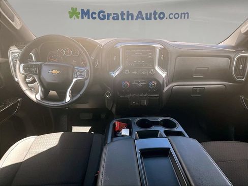 Used 2022 Chevrolet Silverado 1500 LT AWD/4WD image 9