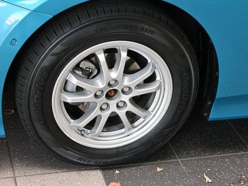 Certified 2019 Toyota Prius Prime Advanced image 18