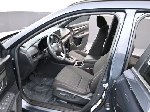 Used 2025 Honda CR-V Sport image 12