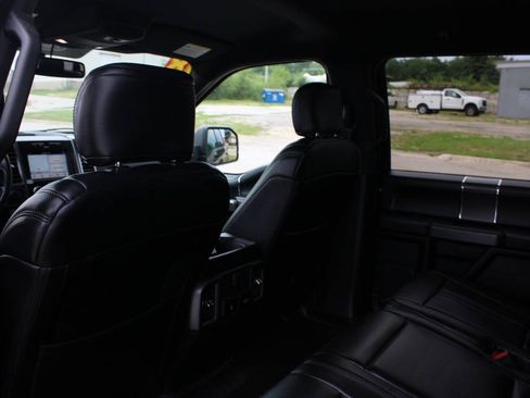 Used 2018 Ford F150 XLT w/ Equipment Group 302A Luxury AWD/4WD image 16