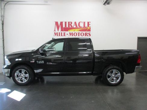 Used 2016 RAM 1500 Big Horn AWD/4WD image 3