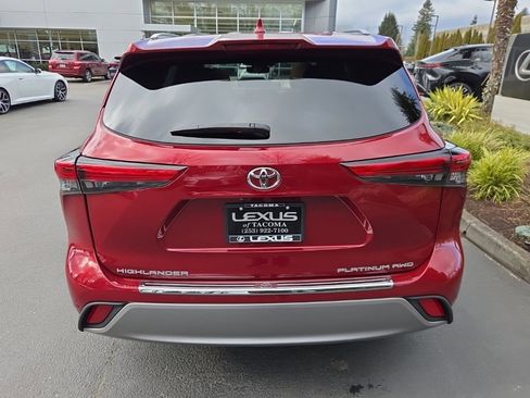 Used 2021 Toyota Highlander Platinum image 6