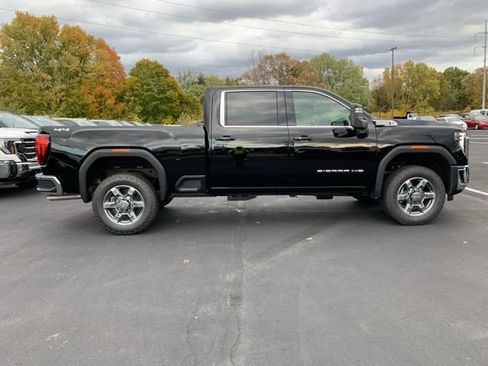 New 2026 GMC Sierra 2500 SLE w/ SLE Value Package; image 3