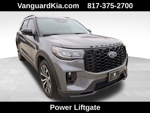 Used 2025 Ford Explorer ST-Line image 8