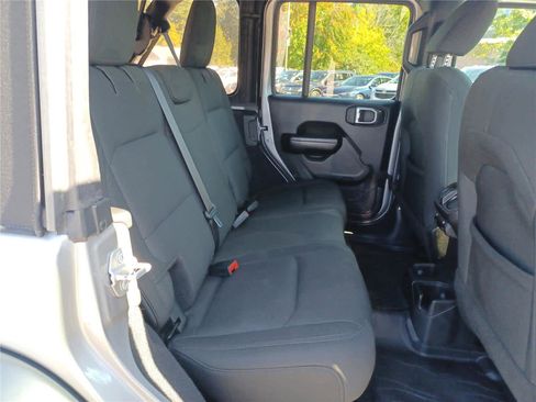 Used 2019 Jeep Wrangler Unlimited Sport S image 31