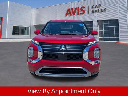 Used 2025 Mitsubishi Outlander SE FWD image 2