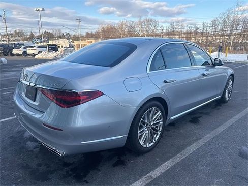 Used 2023 Mercedes-Benz S 580 4MATIC Sedan image 3