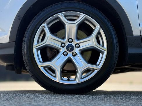 Used 2017 Ford Escape Titanium w/ Equipment Group 301A AWD/4WD image 30