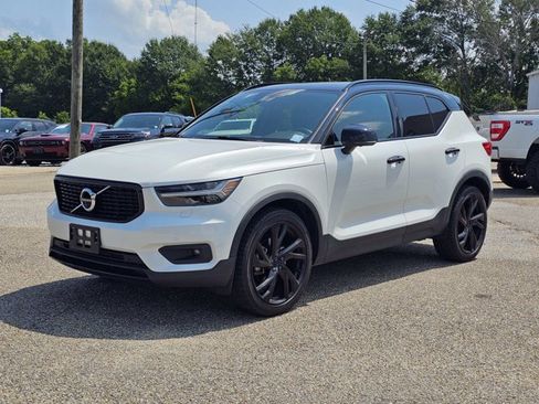Used 2022 Volvo XC40 T5 R-Design w/ Advanced Package AWD/4WD image 2