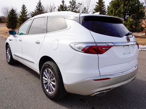 Used 2023 Buick Enclave Essence image 6