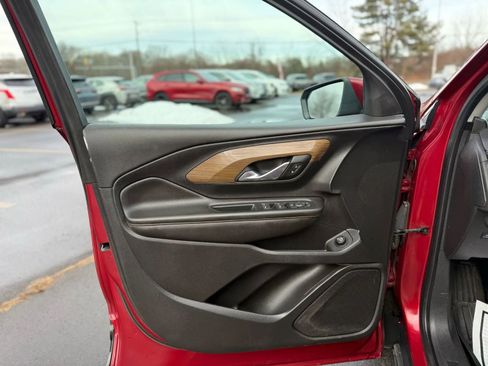 Used 2021 GMC Terrain SLE w/ Driver Convenience Package image 10