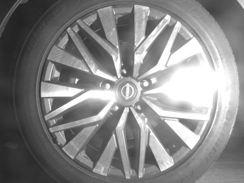 Used 2025 Nissan Altima 2.5 SV FWD image 12