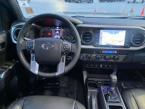 Used 2021 Toyota Tacoma Limited image 10