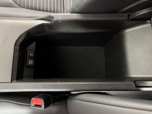 Used 2023 Toyota Camry SE image 32