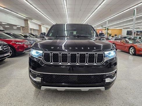 Used 2023 Jeep Wagoneer L Series II image 2