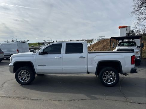 Used 2017 GMC Sierra 1500 SLE w/ SLE Value Package image 8