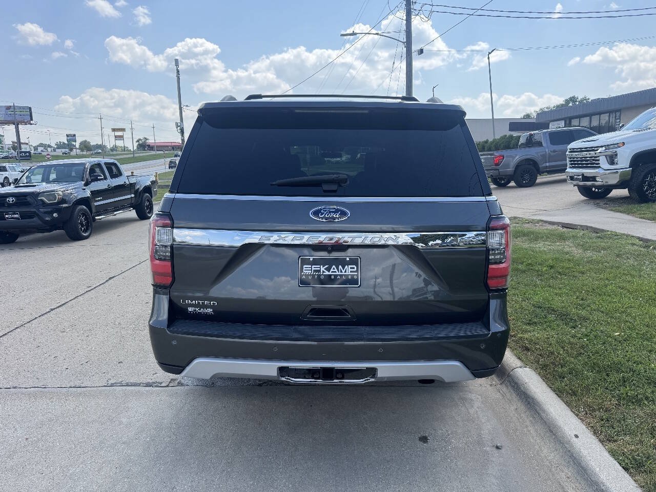 Used 2018 Ford Expedition Max Limited w/ Equipment Group 302A AWD/4WD image 4
