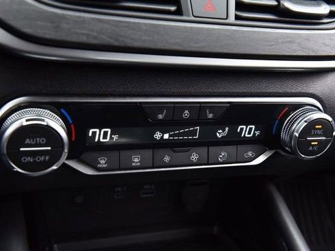 Certified 2025 Nissan Altima 2.5 SL FWD image 18