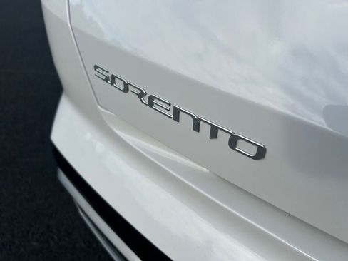 Used 2023 Kia Sorento SX image 32