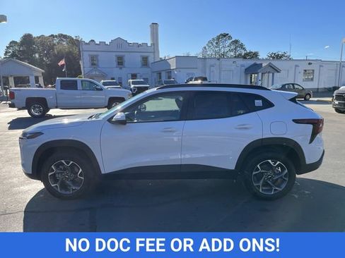 New 2026 Chevrolet Trax LT w/ Driver Confidence Package image 10