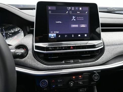 Used 2022 Jeep Compass Latitude FWD image 39