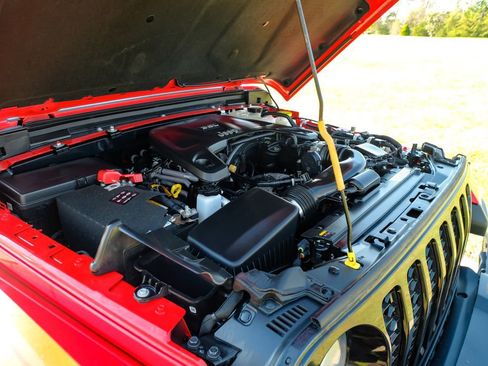 Used 2021 Jeep Gladiator Willys image 30