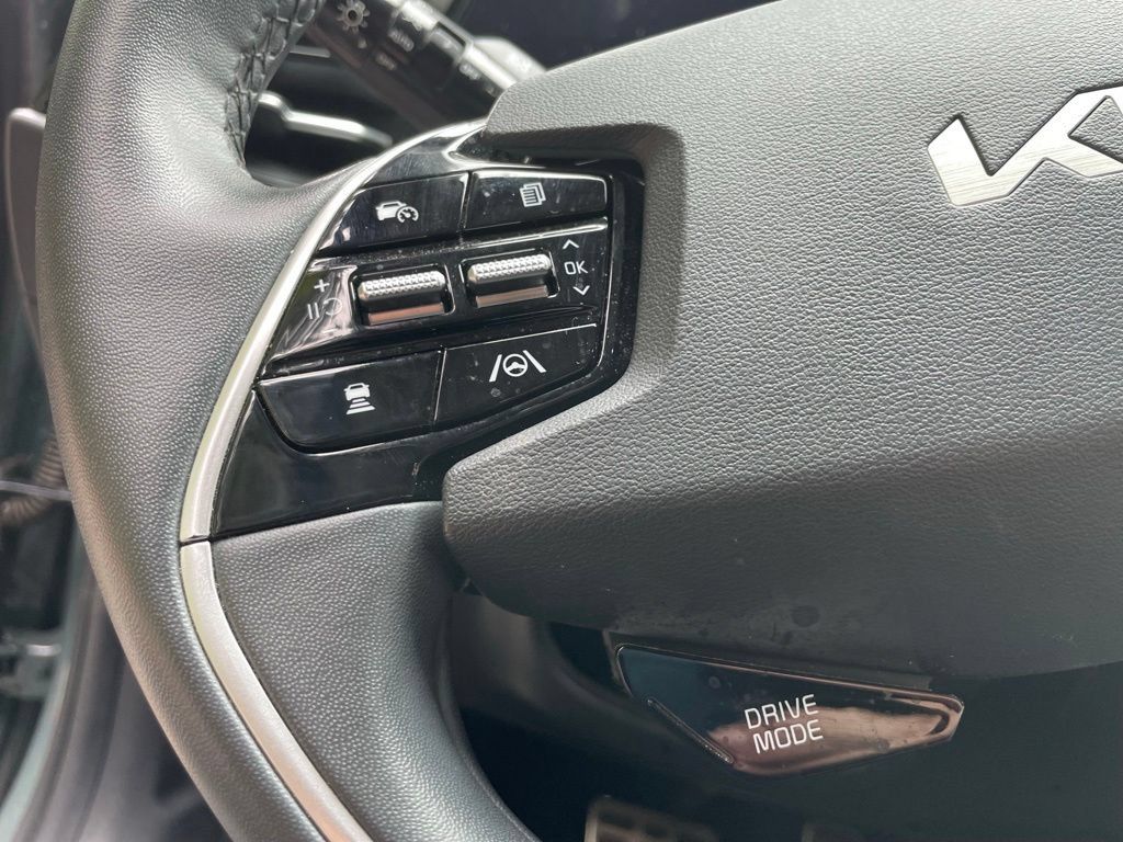 Used 2023 Kia Niro Wave w/ Wave Preserve Package FWD image 12