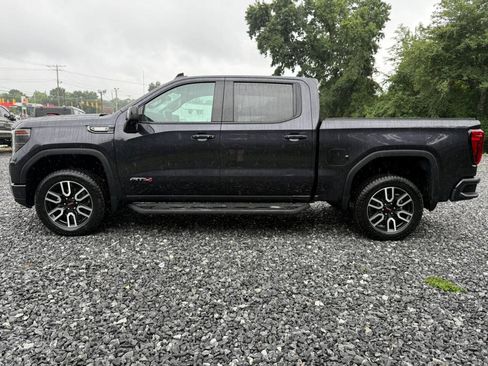 Used 2024 GMC Sierra 1500 AT4 w/ Technology Package AWD/4WD image 4