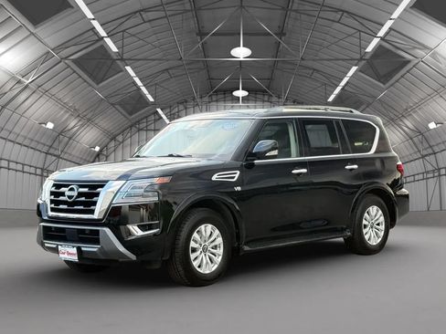 Used 2022 Nissan Armada SV AWD/4WD image 3