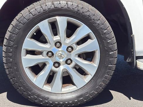 Used 2014 Toyota Sequoia Limited AWD/4WD image 36
