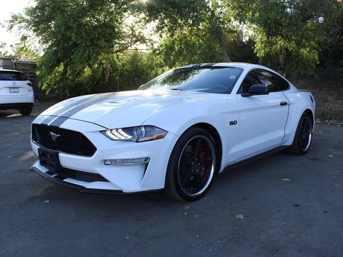 Used 2018 Ford Mustang GT Premium RWD image 3