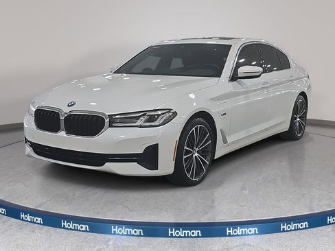Used 2023 BMW 530e w/ Convenience Package image 1