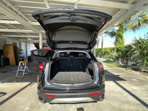 Used 2018 Alfa Romeo Stelvio AWD image 13
