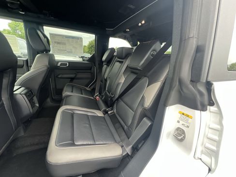 New 2026 Ford Bronco Outer Banks AWD/4WD image 32