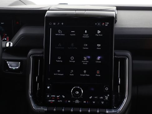 Used 2025 GMC Yukon Denali image 16