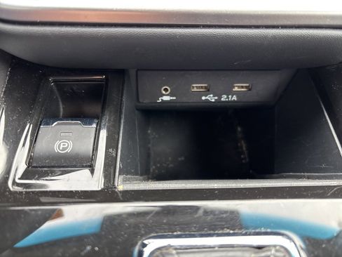 Certified 2022 Subaru Outback Premium image 16