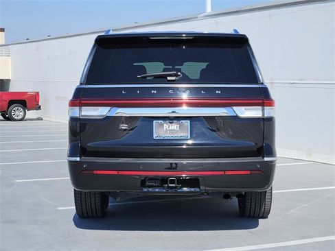 Used 2024 Lincoln Navigator L 4WD image 6