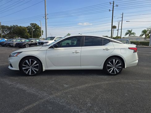 Used 2020 Nissan Altima 2.5 SR w/ Premium Package image 6