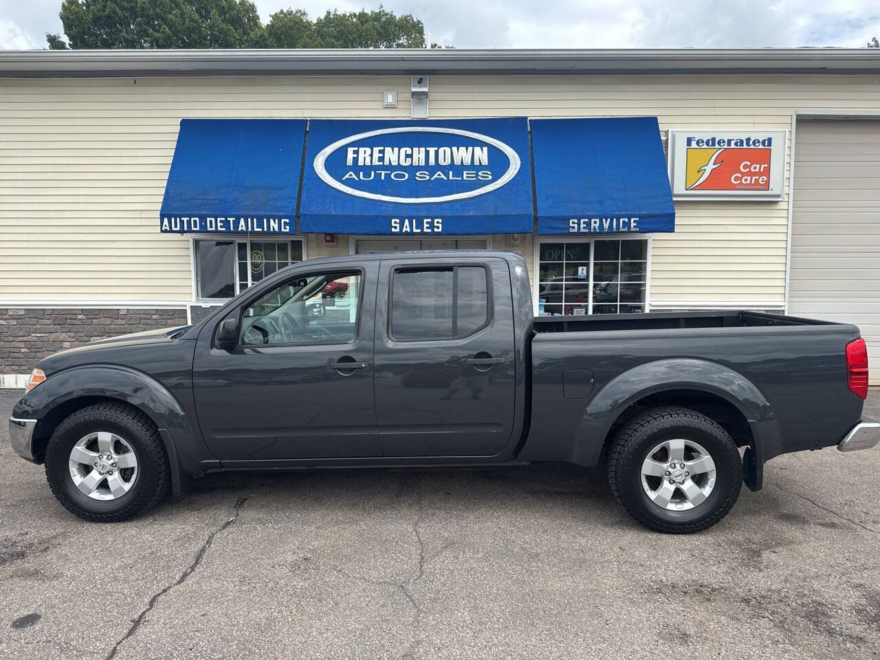 Used 2011 Nissan Frontier SV AWD/4WD image 12