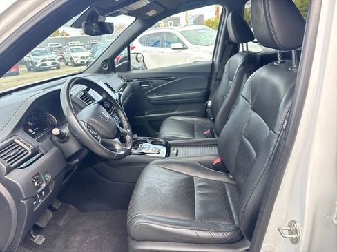 Certified 2019 Honda Passport Touring image 3