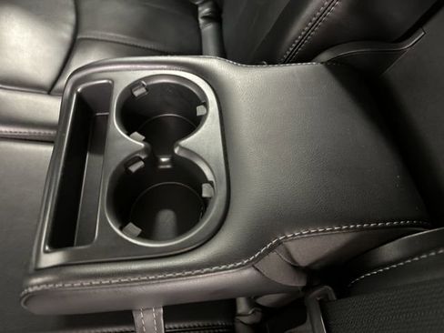 Used 2018 Nissan Pathfinder SL w/ Midnight Edition Package FWD image 21