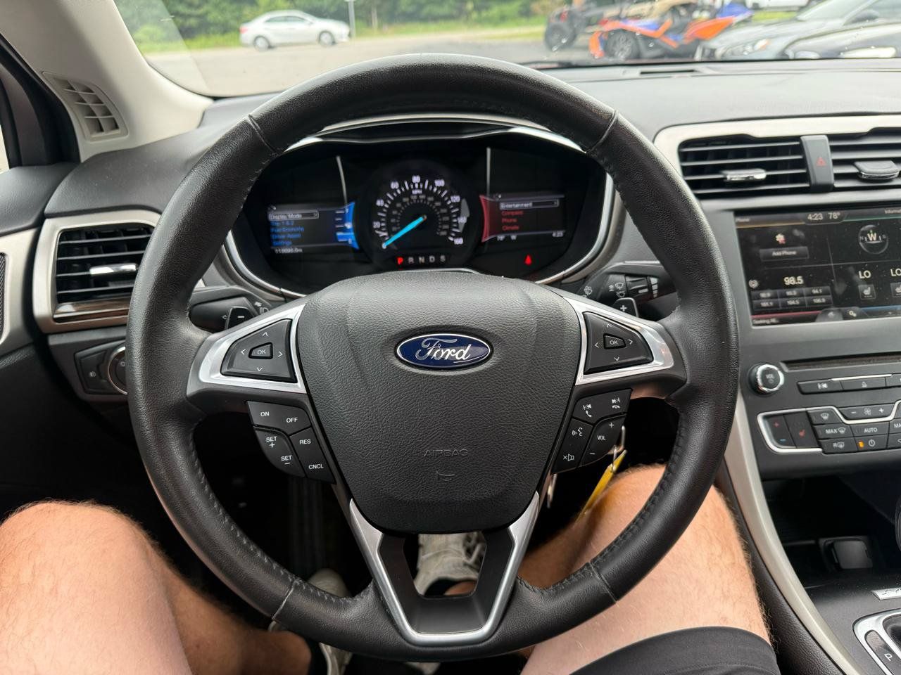 Used 2016 Ford Fusion SE w/ Equipment Group 202A AWD/4WD image 29