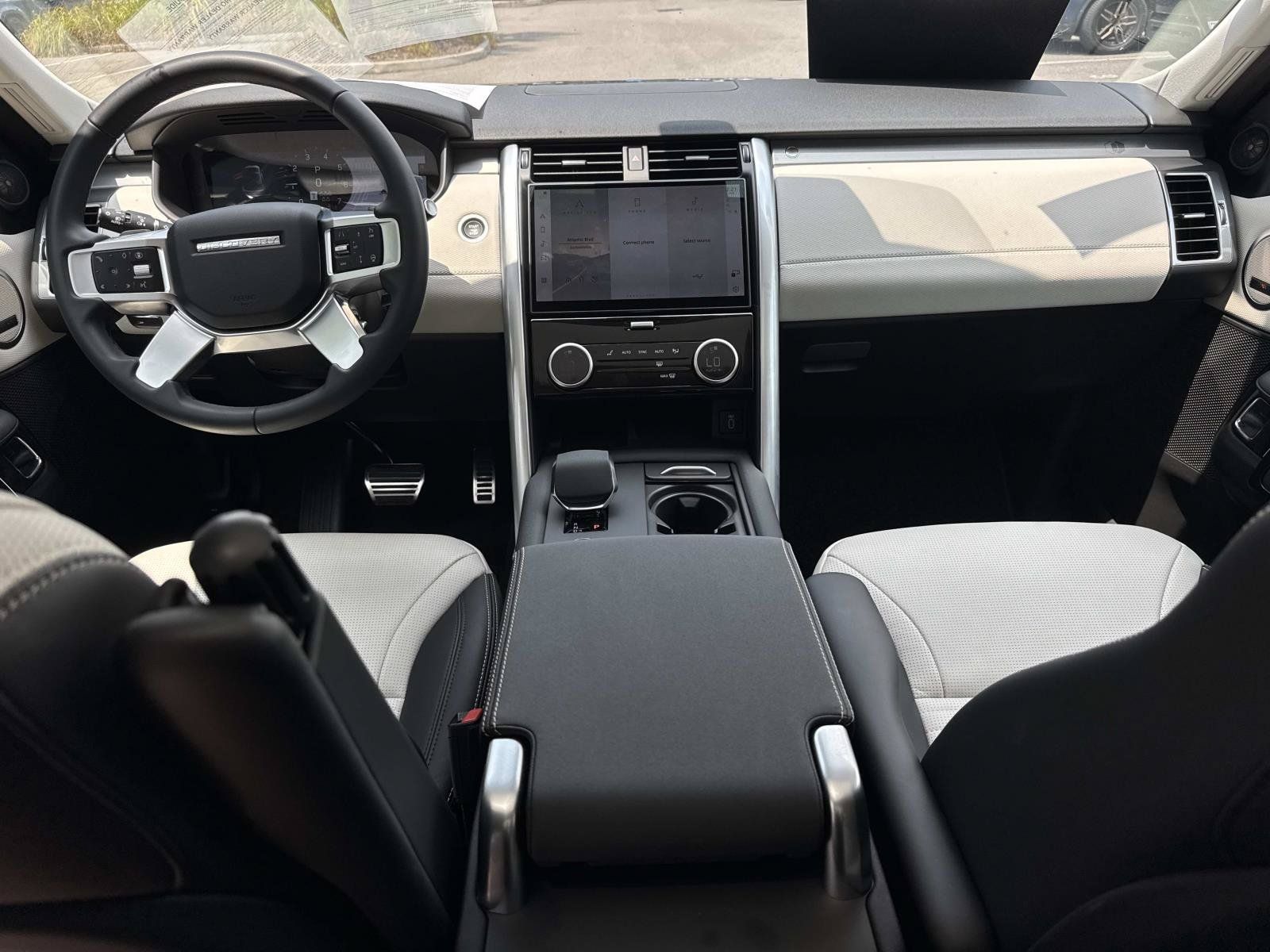 Certified 2026 Land Rover Discovery Limited Edition AWD/4WD image 16