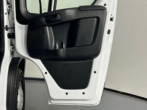 Used 2025 RAM ProMaster 2500 w/ Convenience Group FWD image 9