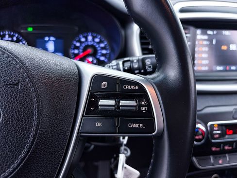 Used 2019 Kia Sorento S FWD image 29