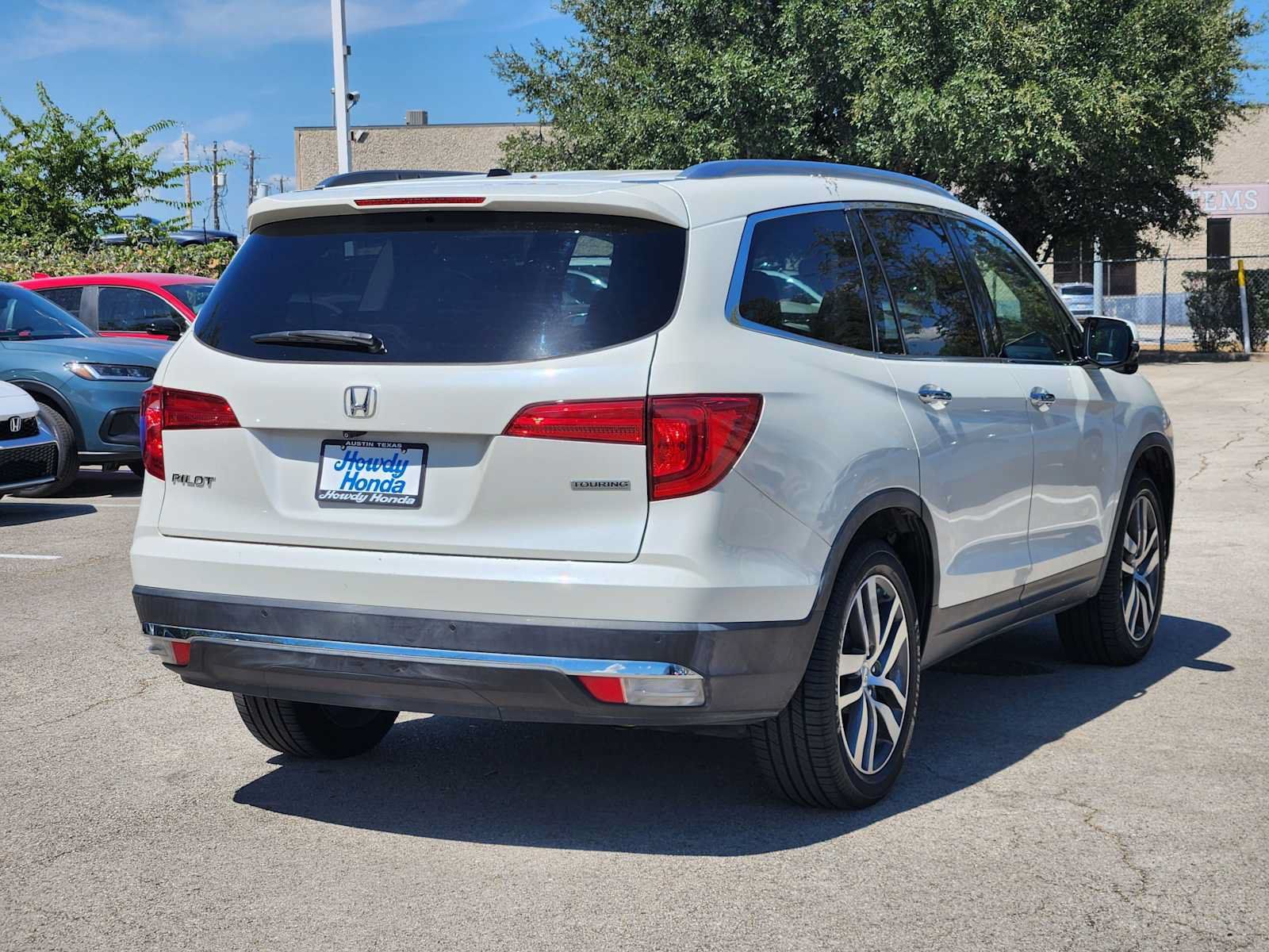 Used 2017 Honda Pilot Touring image 6