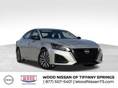 Used 2024 Nissan Altima 2.5 SV image 1