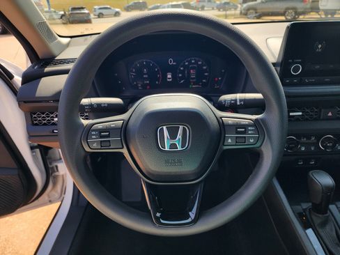 Used 2025 Honda Accord SE image 17