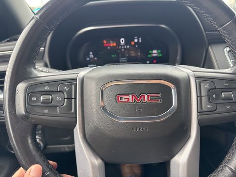 Used 2022 GMC Yukon XL SLT image 10